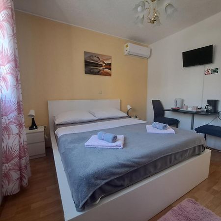Guest House Angela Senj  Εξωτερικό φωτογραφία