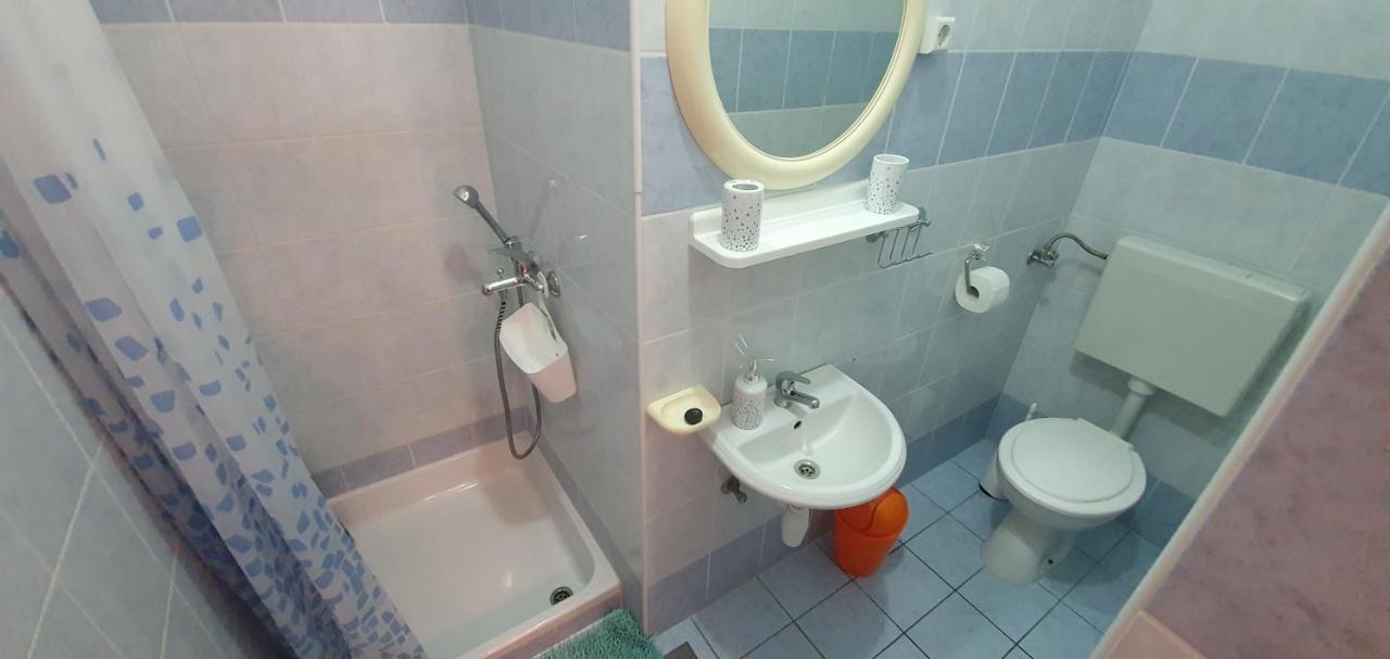 Guest House Angela Senj  Εξωτερικό φωτογραφία